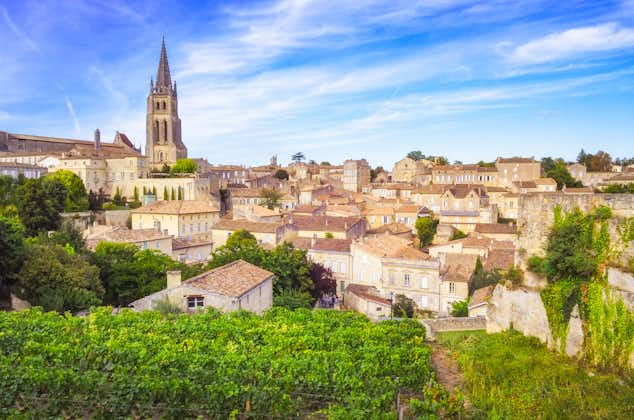 Photo of landscape view of Saint Emilion village in Bordeaux region, France.