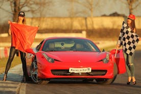 Experiencia de carrera: prueba de manejo del Ferrari 458 en una pista de carreras cerca de Milán inc Video