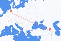 Flyreiser fra Jerevan, Armenia til Paderborn, Tyskland
