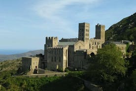 Grupo pequeno do Mosteiro de Cadaques e St Pere de Rodes de Girona