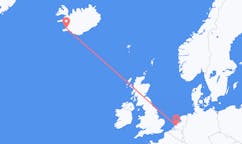 Fly fra byen Rotterdam, Holland til byen Reykjavik, Island