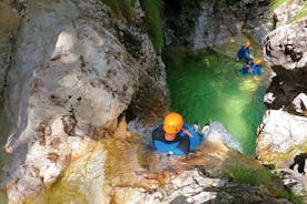 Tour de aventura en barranquismo en el cañón Fratarica - Bovec, Eslovenia