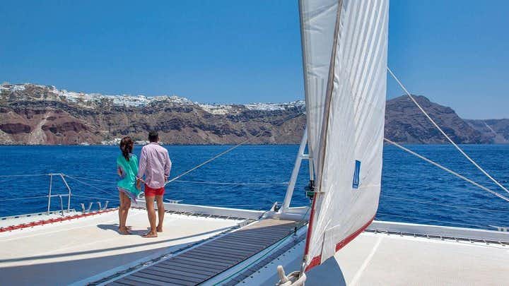 Maravillas de Santorini en velero
