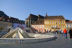 Excursion d’une journée complète au départ de Sibiu vers le célèbre château de Dracula lors de la visite des villes de Bran et de Brasov, y compris la visite de l’église noire.