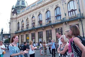 Jugend- ja kubistisen arkkitehtuurin kävelykierros Prahassa
