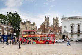 Excursión en autobús con paradas libres de City Sightseeing por York