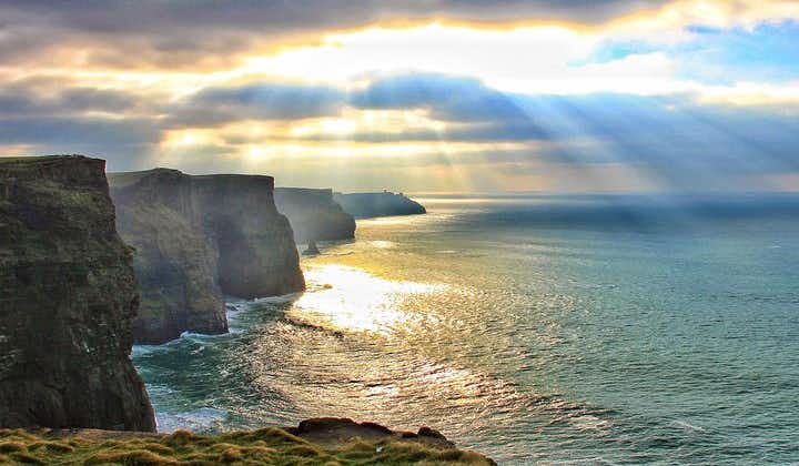 Tour zu den Cliffs of Moher mit Wild Atlantic Way und Galway ab Dublin