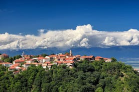 Kakheti, Kazbegi, Mtskheta로 개인 4일 음식 및 와인 및 관광 투어.