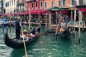 Excursão para grupos pequenos saindo de Veneza em um dia com Basílica de São Marcos e Palácio Ducal, além de passeio de gôndola