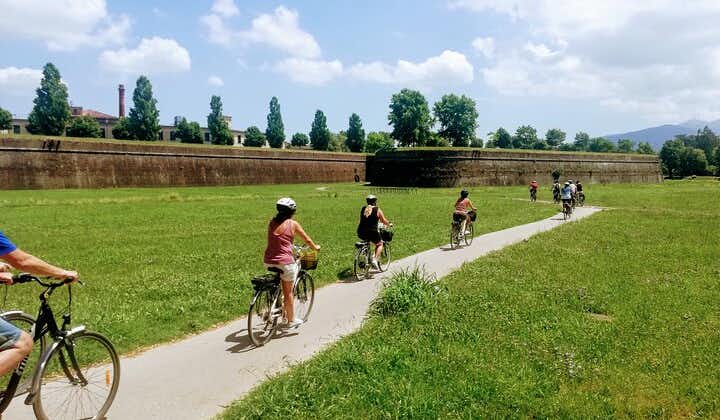Self-guided Bike Tour from Lucca to Pisa