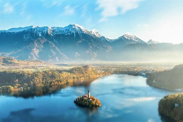 Découvrez la Slovénie lors d'une excursion privée d'une journée sans tracas Ljubljana et le lac de Bled 