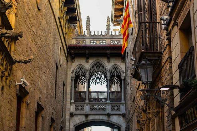 Les secrets les plus profonds et la sangria du quartier gothique de Barcelone