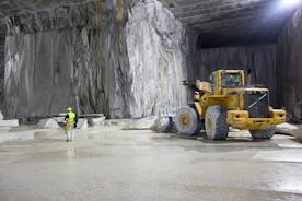 Carrara: aventura exclusiva en la cueva de mármol en un 4x4
