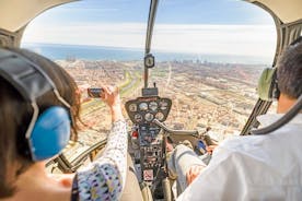 巴塞罗那的海岸线直升机飞行