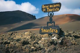 Guided tour: Timanfaya National Park and La Geria with pick-up