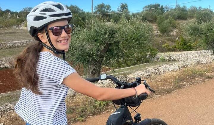 Alberobello in e-bike. The countryside, a mill and a farm