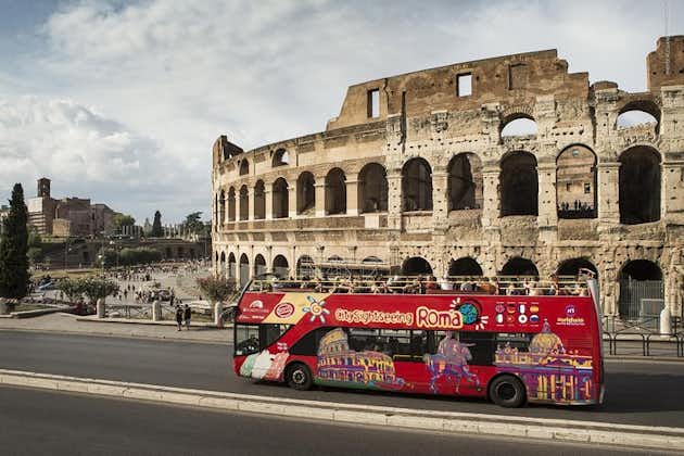 Kaupungin kiertoajelu Roomassa Hop-On Hop-Off -bussikierros
