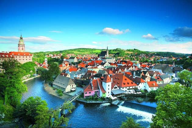 Traslado turístico privado de ida desde Praga a Passau a través de Cesky Krumlov