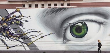 Paseo de arte callejero en Atenas
