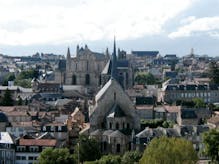 Poitiers travel guide