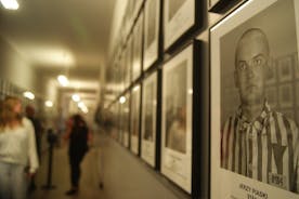 Pääsylippu Auschwitz Birkenauhun oppaan ja ILMAISEKSI e-kirjan kanssa
