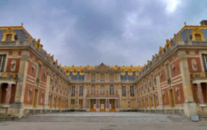 法国凡尔赛宫可供租赁的敞篷车