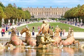 Chateau de Versailles & Gardens. VIP private tour with guide + driver