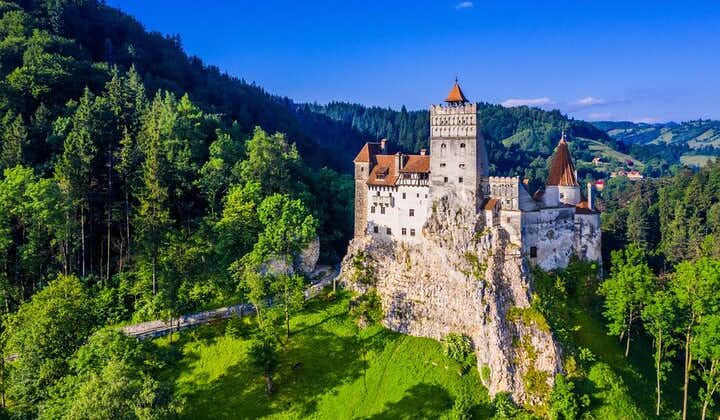 Hike & City PrivateTour- Dracula's Castle en Pestera-bergdorp vanuit Brasov