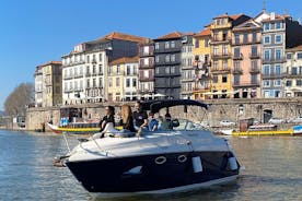 Dégustation privée dans le Douro (1 à 6 personnes) sur un yacht rien que pour vous
