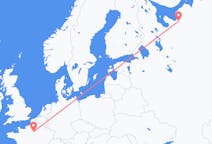Fly fra Arkhangelsk til Paris