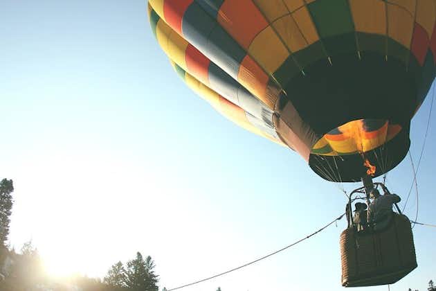 Montserrat & Heißluftballonfahrt mit Klosterbesuch mit Abholung vom Hotel