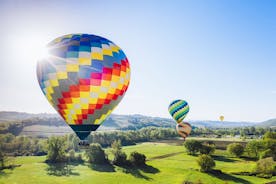 从锡耶纳乘坐热气球飞过托斯卡纳上空