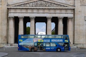 Stor buss hopp-på-hopp-av-busstur i München