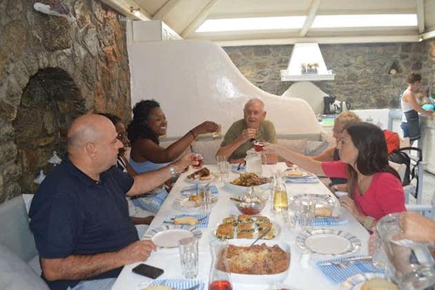Almuerzo tradicional o cena con bebidas en Mykonos