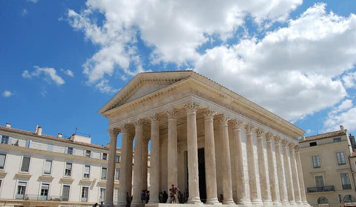 Tour privato a piedi di Nîmes con una guida professionale