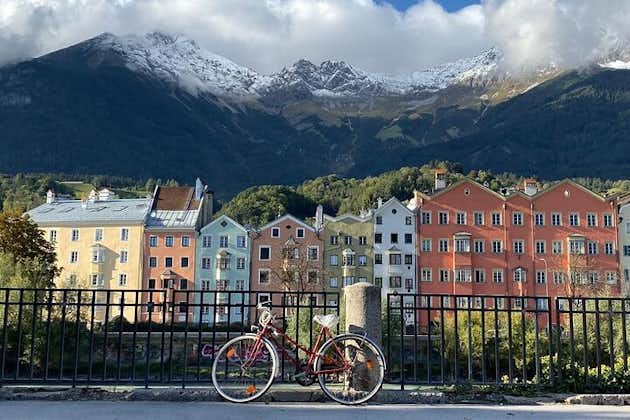 Zelfgeleide 1,5 uur durende rondleiding door Innsbruck: spannende verhalen, fotospots en desserts