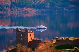 ネス湖とアーカート城、スコットランドの地元民と行くプライベート 1 日ツアー