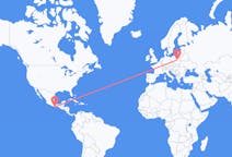 Flyreiser fra Puerto Escondido, Oaxaca, til Warszawa