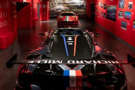 Panoramatur på Fiorano-banen med inngang til Ferrari-museet