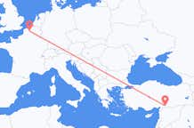 出发地 土耳其加濟安泰普目的地 法国里尔的航班
