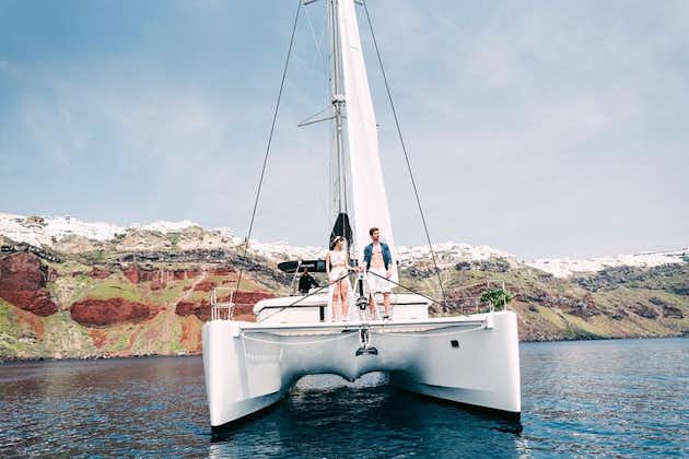 Santorini Oia: All-Inclusive Classic Day Shared Catamaran Cruise
