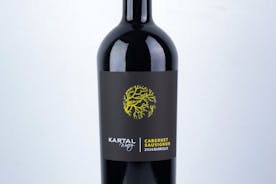 Verkostung von Premium-Weinen im Eichenalter im Familienweingut Kartal in Skopje