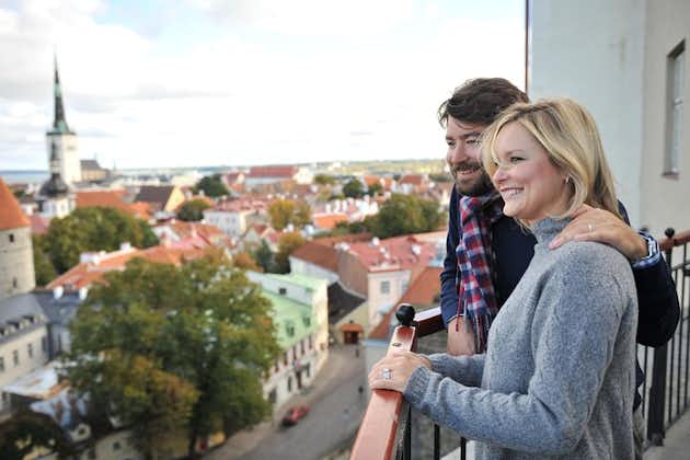 1-Hour Romantic Photo Tour in Tallinn
