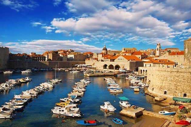 Traslados privados de salida: Dubrovnik al aeropuerto de Dubrovnik DBV en furgoneta de lujo