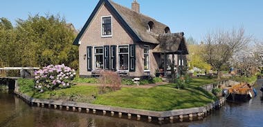Giethoorn Small-Group Tour from Amsterdam (Max. 8 People)