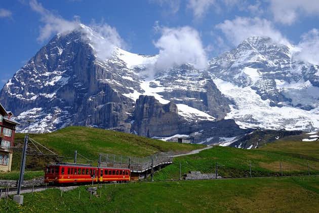 Visite privée du Jungfraujoch Top of Europe et de la région au départ de Bâle