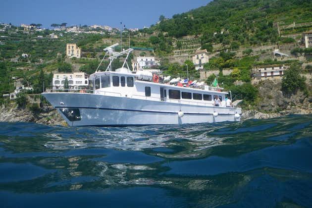 Costiera Amalfitana in barca con aperitivo, pranzo e soste mare