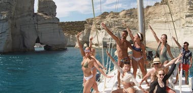 Milos Small-Group Full-Day Cruise with Snorkeling and Lunch