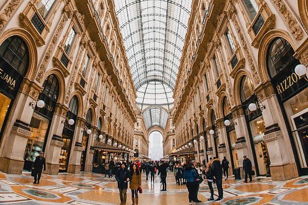 Private tour of Shopping at best locations in Milan with a local