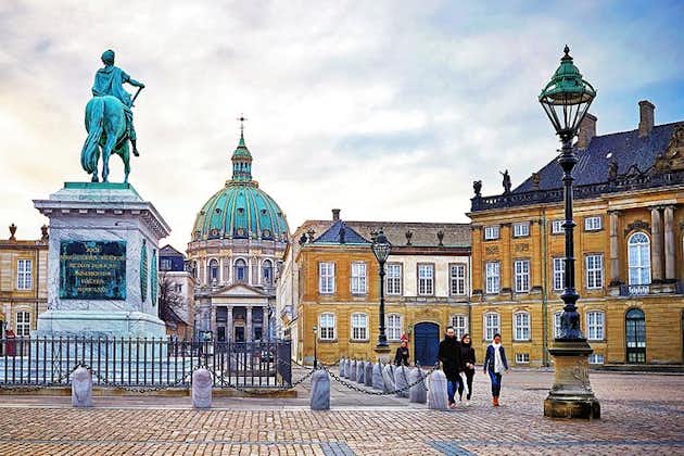 Excursión por la costa privada: Lo mejor de Copenhague y palacio de Christiansborg en autobús y a pie